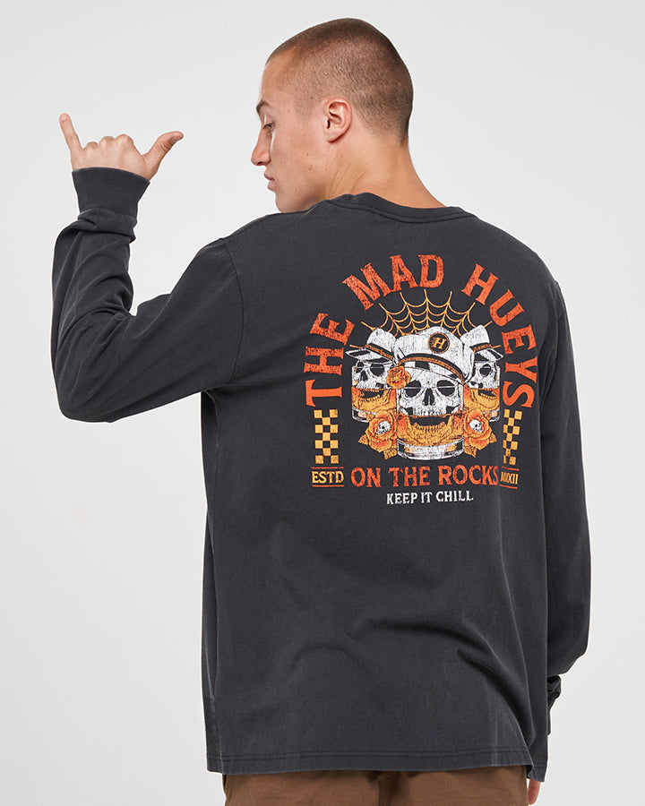 Streetwear Brand Vintage - On The Rocks Skull Sailor Fishing