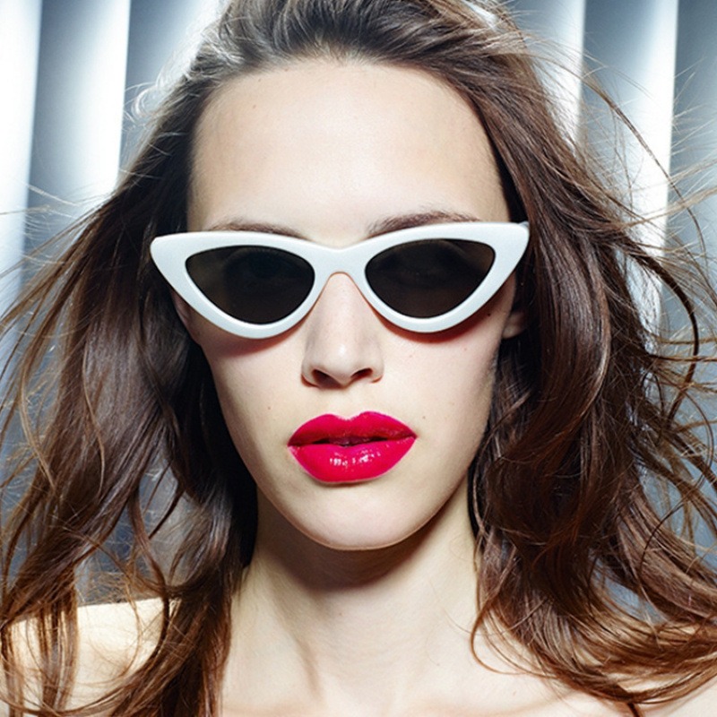 Sexy Small Triangle Cat Eye Su - Streetwear Brand Red ulasan dan harga